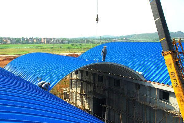 滦县坚固耐用彩钢拱形屋顶厂家建造